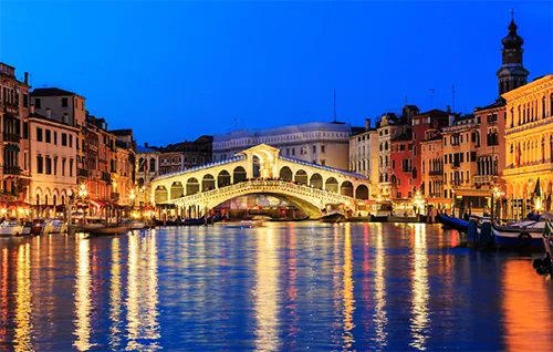 Icons of Italy: 9 Days of Food, Art & Streets